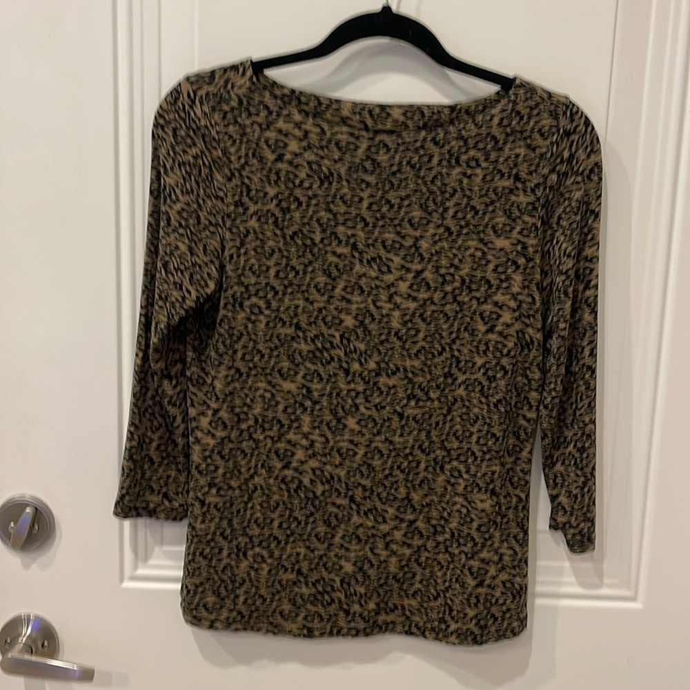 Tahari- Woman’s- Three Quarter Sleeve Top. S/P